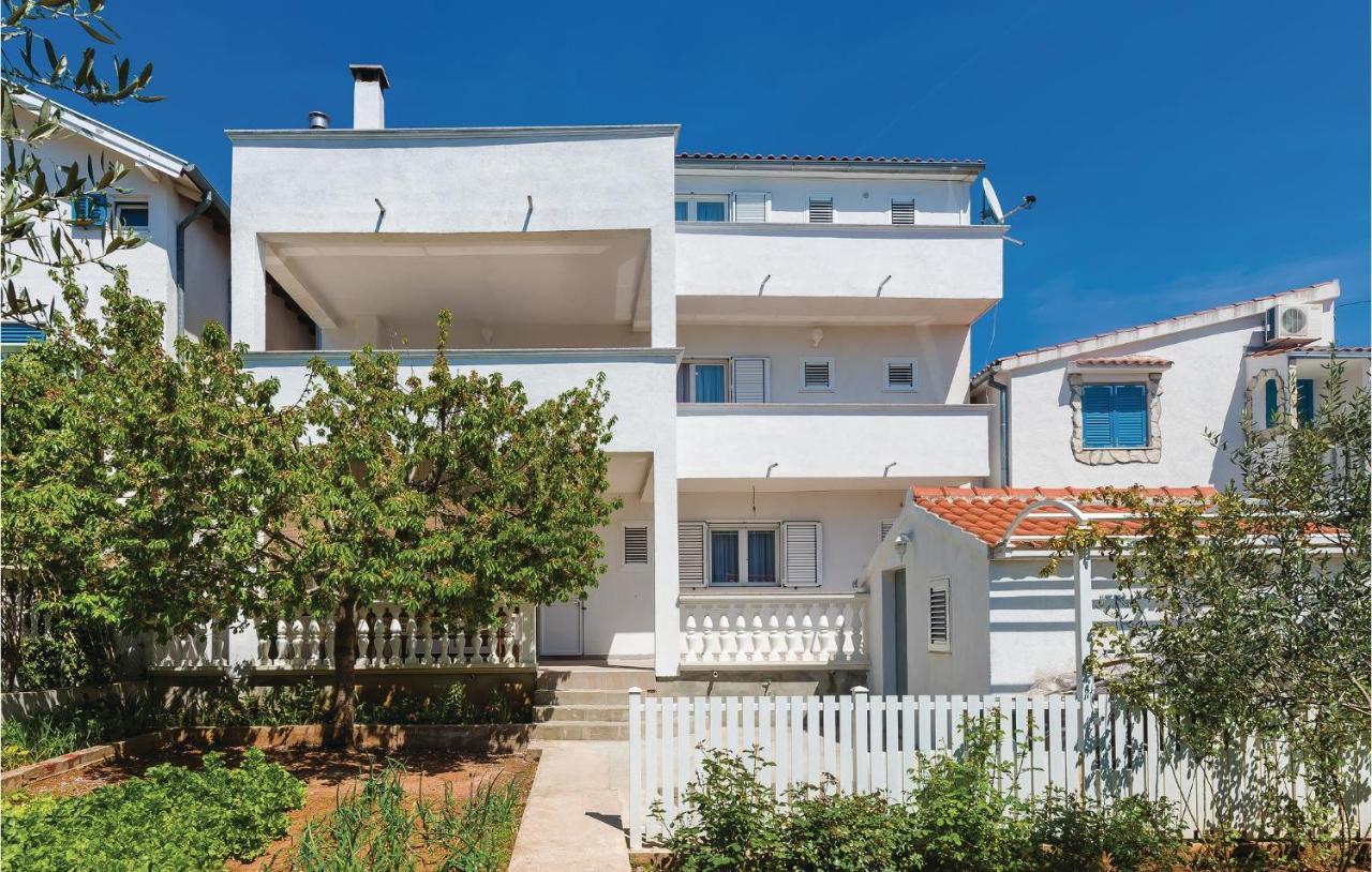 4 Bedroom Cozy Apartment In Vodice Exterior photo